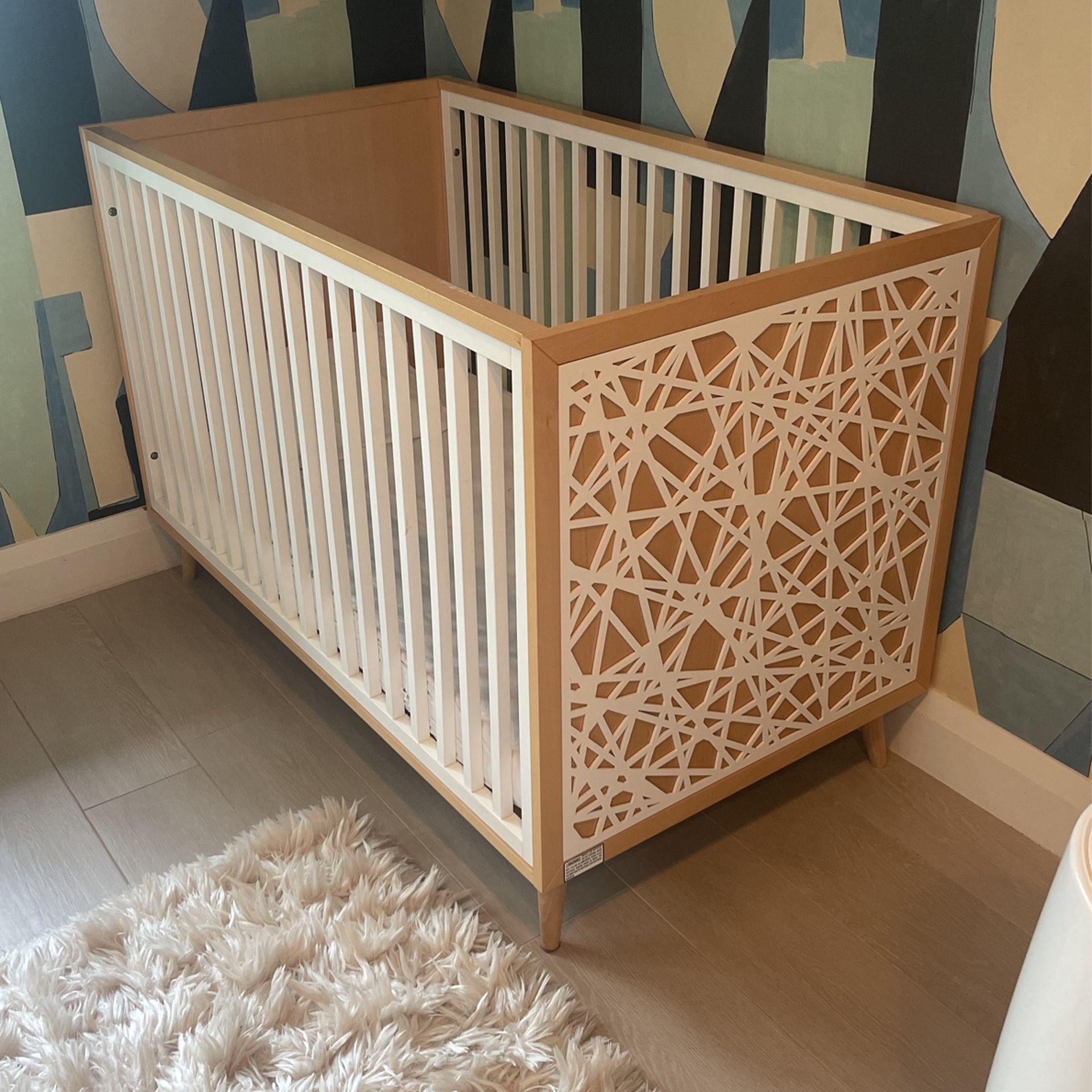 Romina Baby Crib
