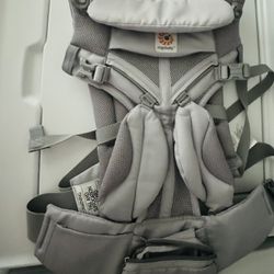 Ergo Baby Omni 360 All-position Baby Carrier