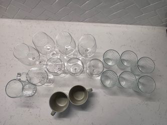 17 Piece Drinks Glassware Starter Set (pickup in Southpark)