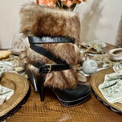 Ladie’s Stiletto Fur UGGS