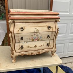 Three Drawer Bombe Chest