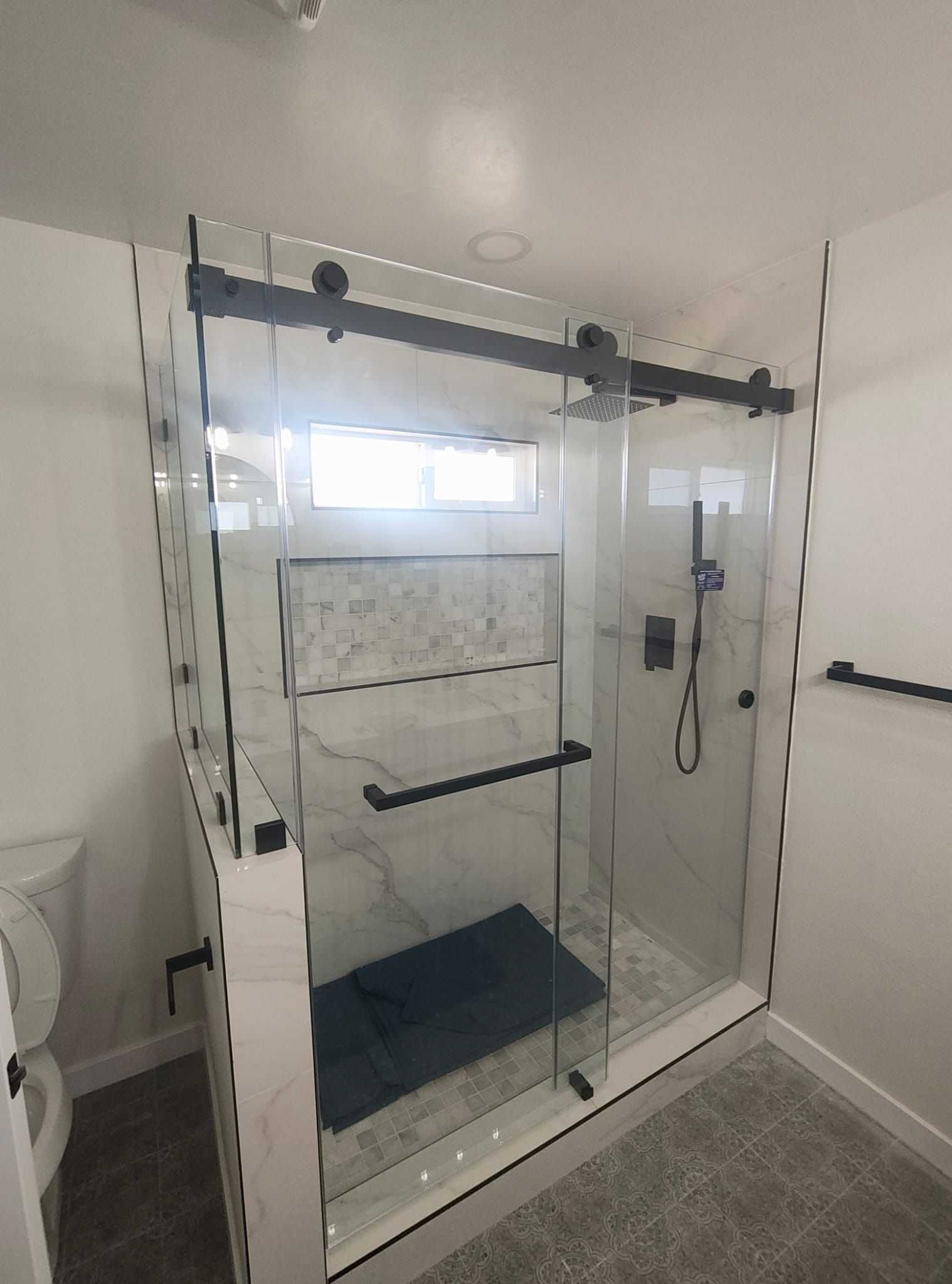 Shower Doors, tempered Glass