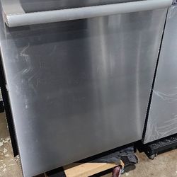 BOSCH BENCHMARK SERIES TOP CONTROL BUILT-IN DISHWASHER WITH THIRD RACK IN STAINLESS STEEL ✨️www.gloutletappliances.com 
🔷️¡Renueva tu hogar con GL Ou