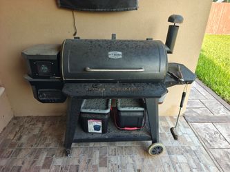 Xtra-Large Pellet Grill
