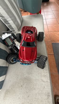 Gas powered RC 4x4 Truck with control