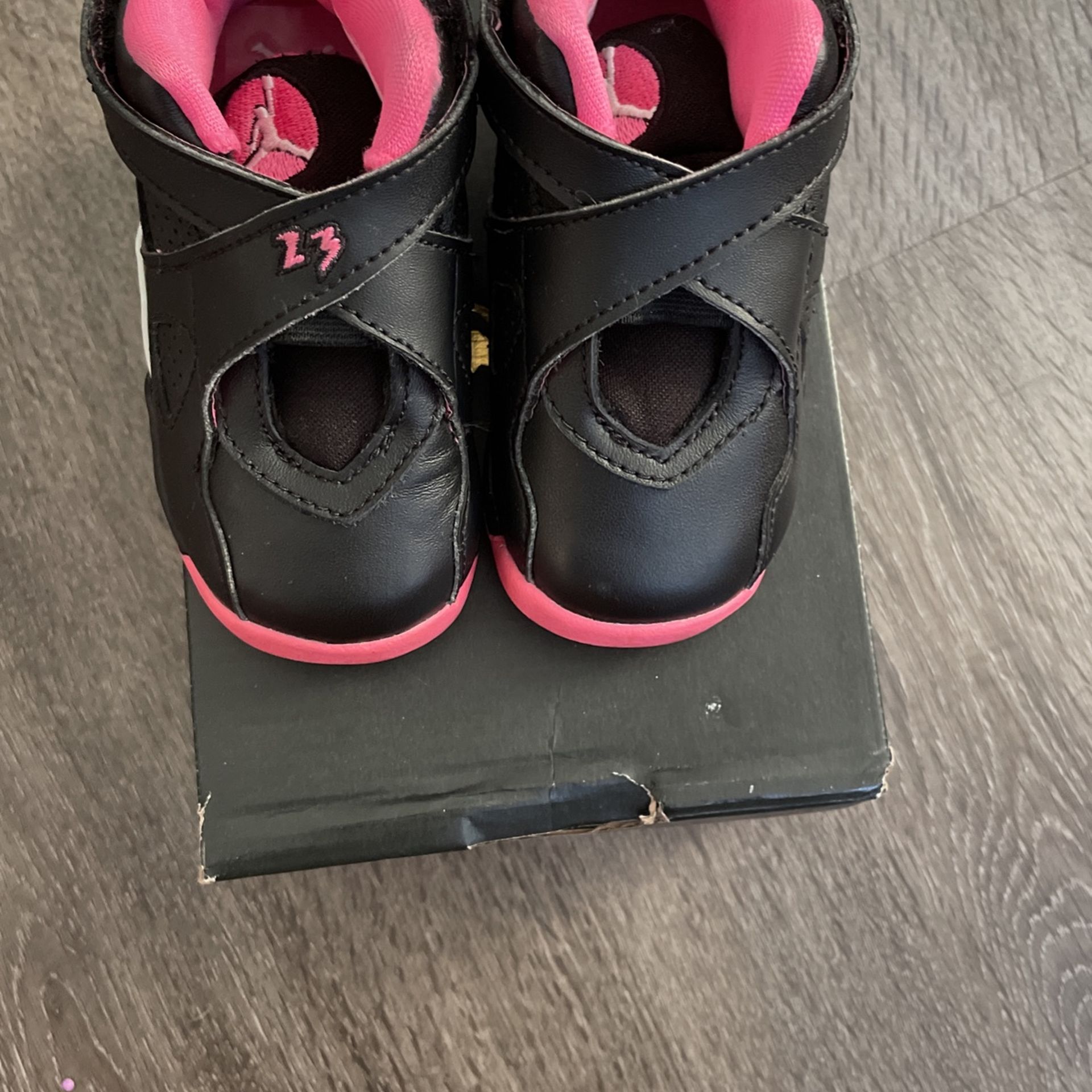 Jordan 8 Retro