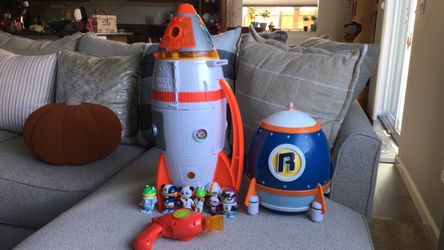 Ryan’s World Space ships