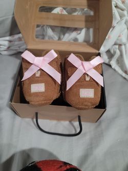 Slightly used UGG Jesse Bow Booties