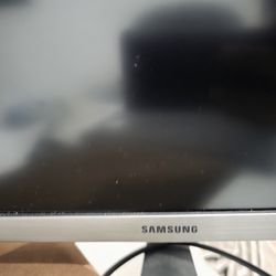 Samsung 28" UHD 4K Monitor (LU28R550UQNXZA) – Excellent Condition