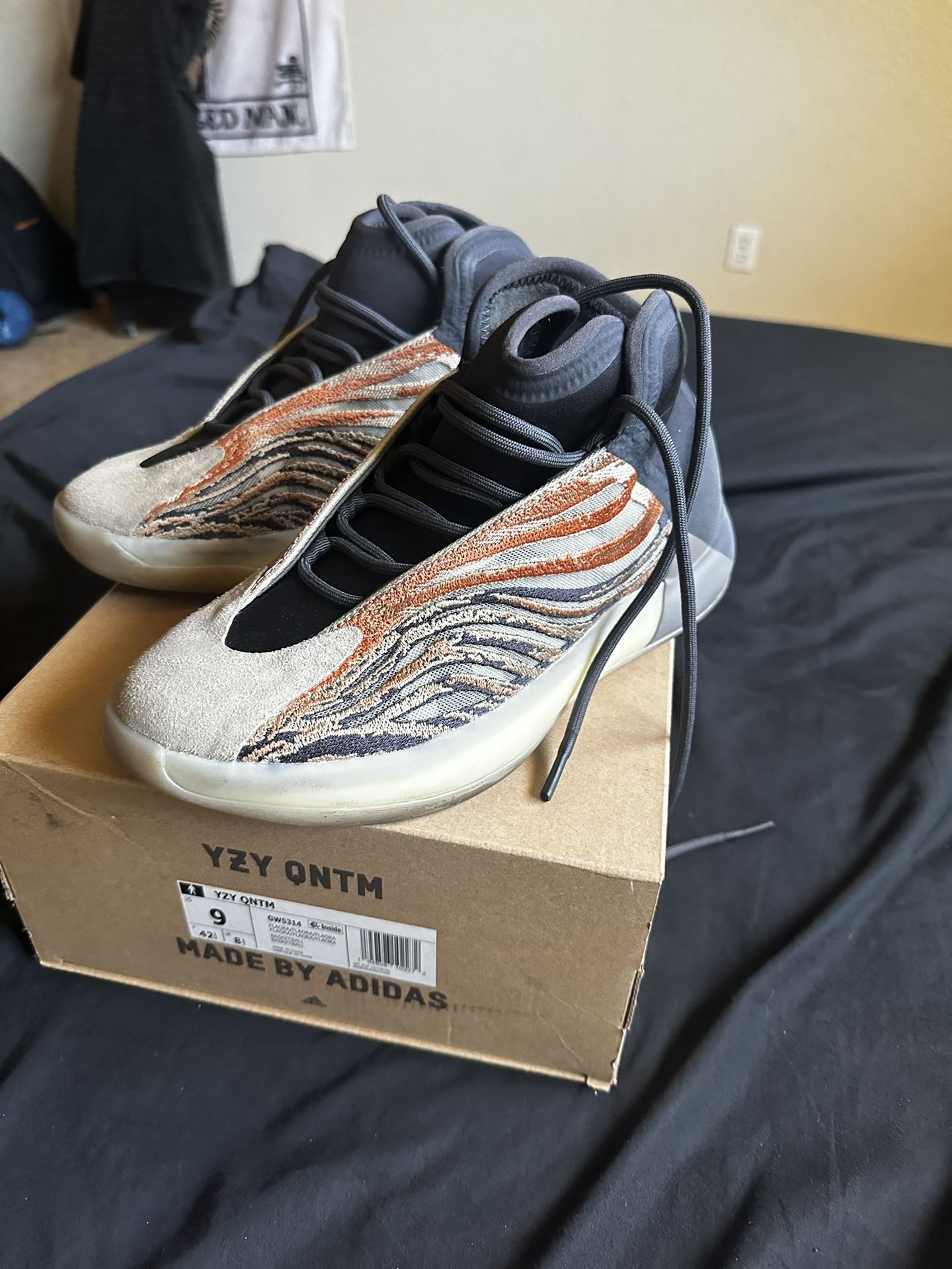 Yeezy Quantum Flash Orange