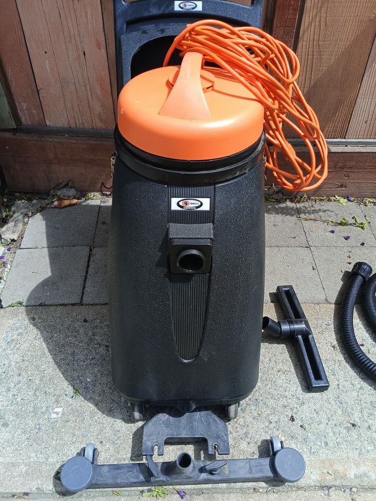 Vacuum For Janitorial Cleaning