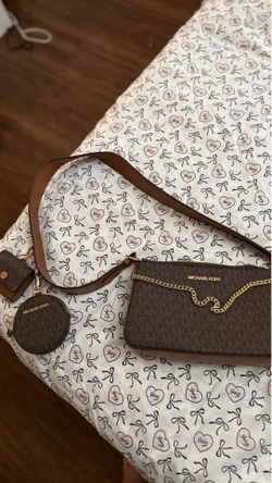 Michael Kors Jet Set Travel Shoulder Bag