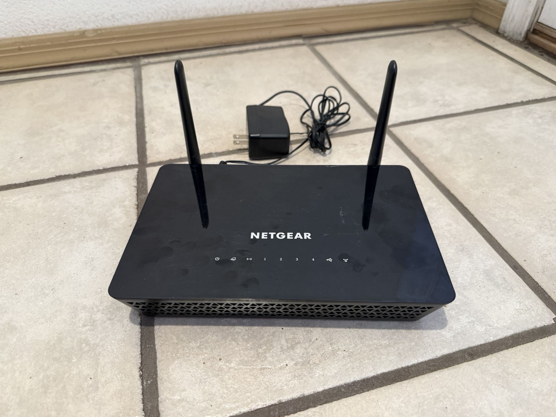 Netgear R6220 AC1200 WiFi Router