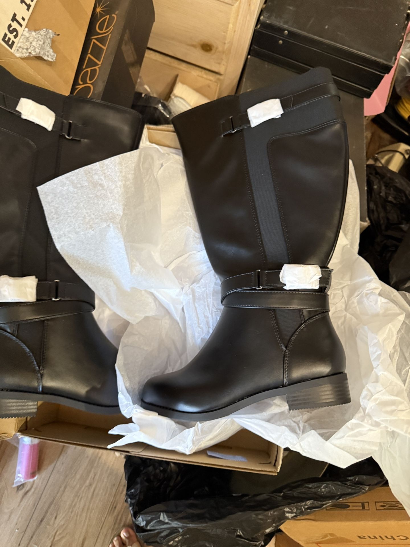 Nee In Box Size 9 