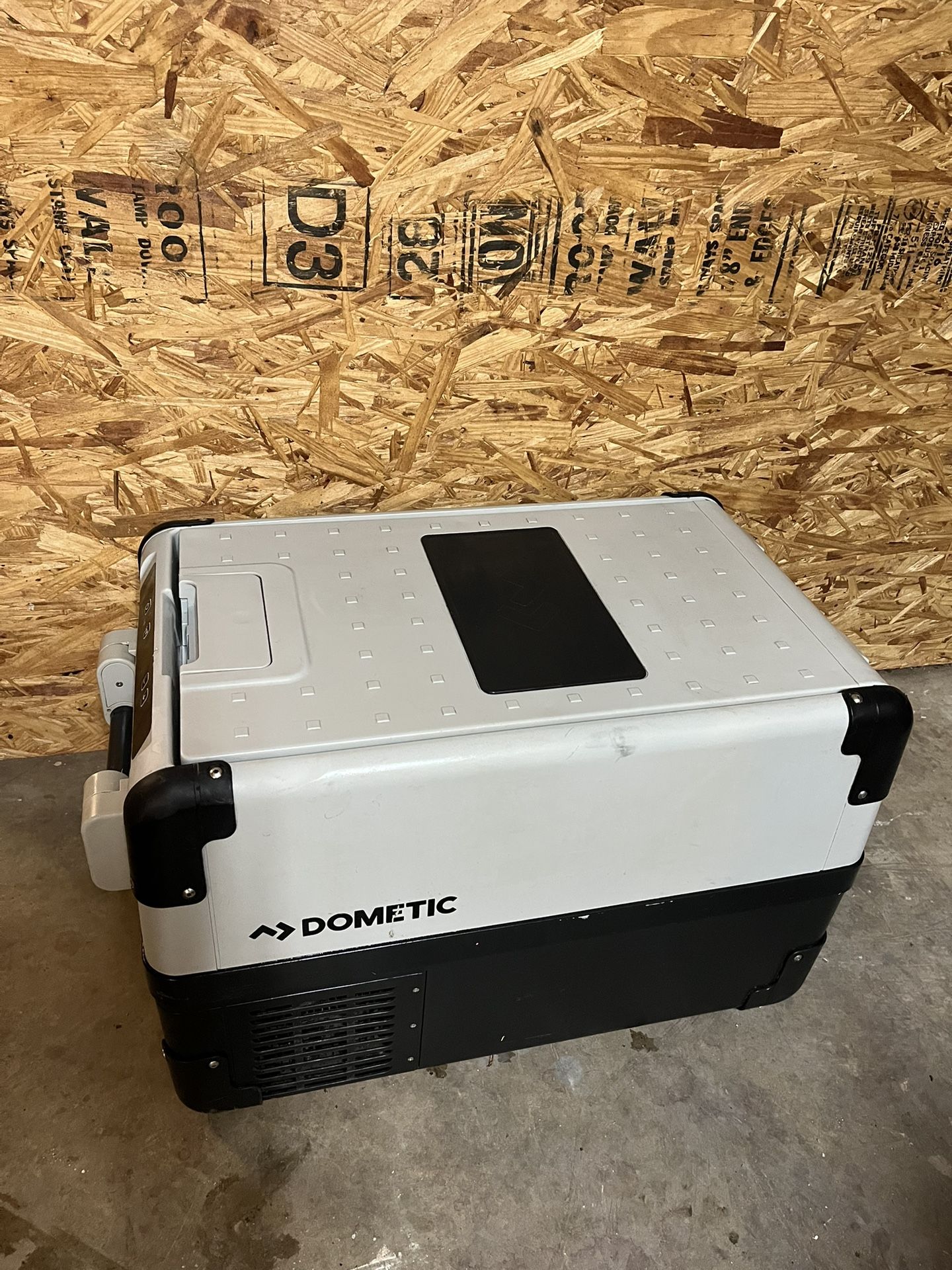 Portable Fridge/Freezer: Domestic CFX35W (32 L) Storage Volume