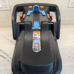 UPPAbaby Extra Mesa Car Seat Base /Compatible with Mesa, V2 &V3 Infant Car Seats