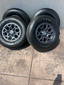 Toyota Tacoma wheels and tires