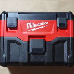 Milwaukee M18 Shop Vacuum 