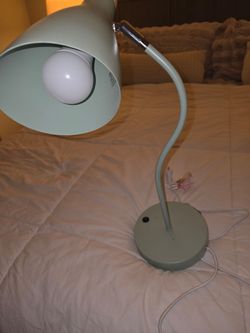Desk lamp