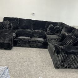 Huge Black Sectional Sleeper W/ Storage Chaise 