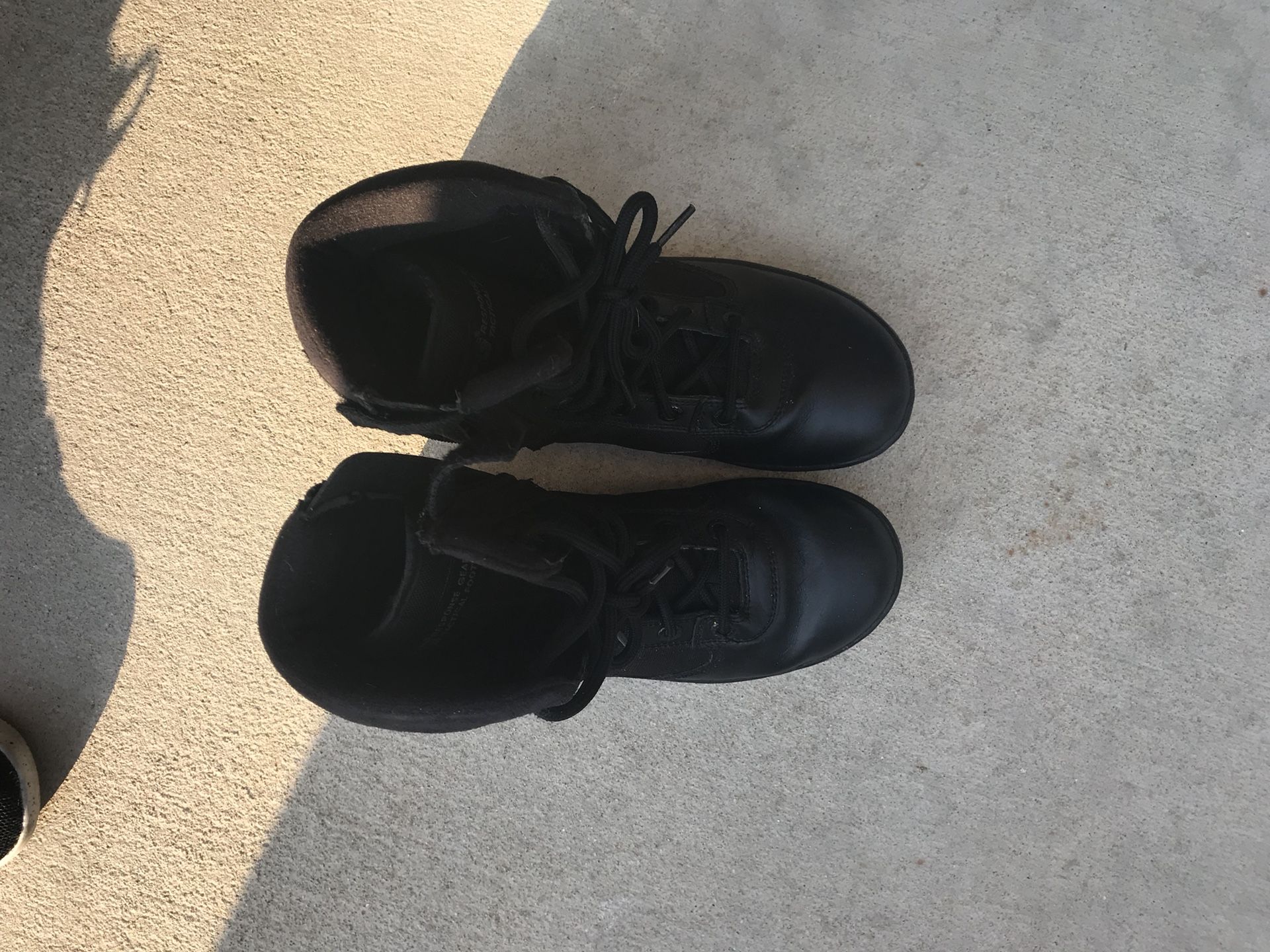 Tactical Boots size 8.5 mens/ 10.5 womens
