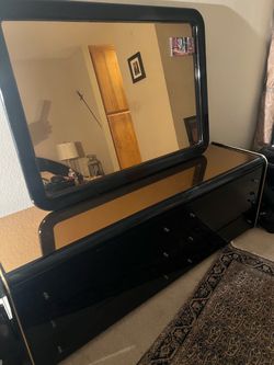 Bed & dressing table