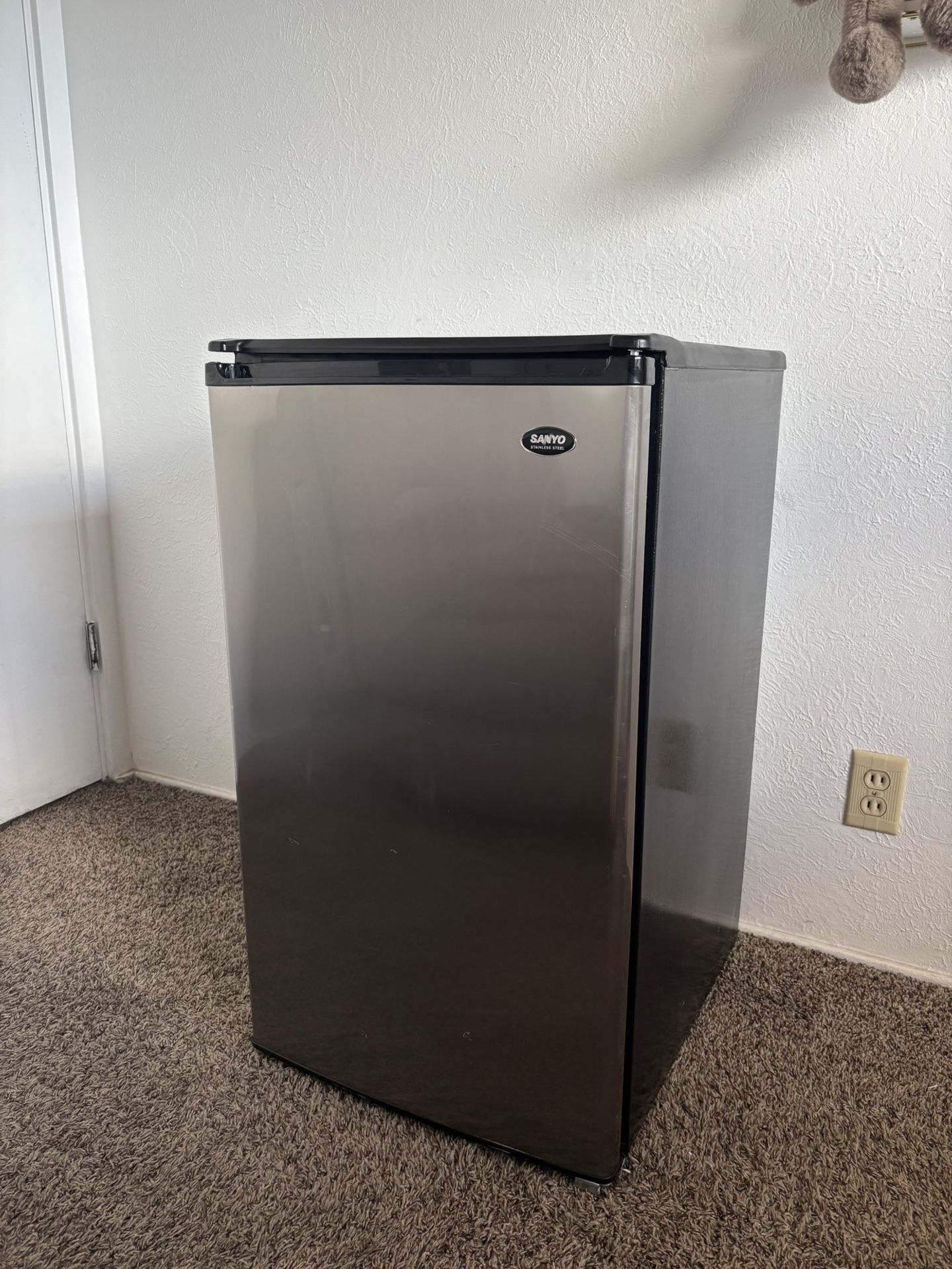 Sanyo Refrigerator Stainless Steel