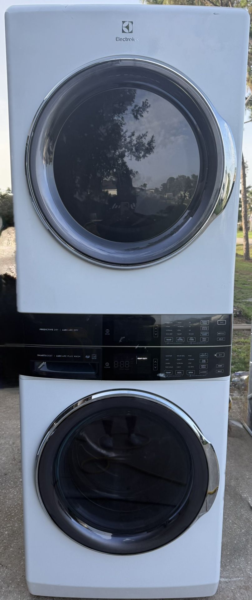 Electrolux Washer/Dryer Laundry Tower
