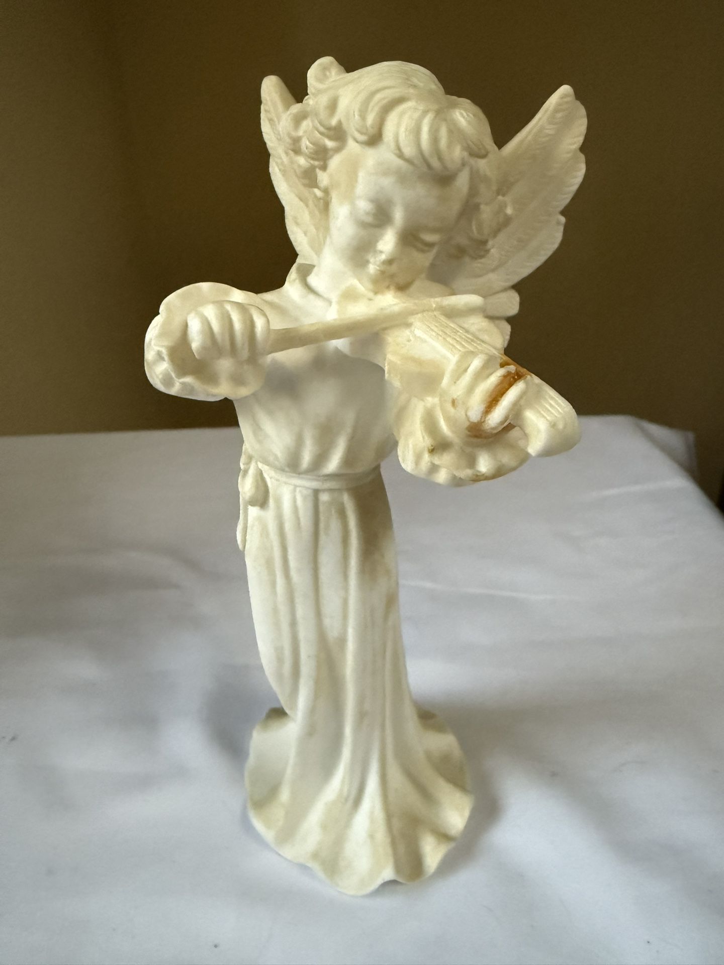 Angel Playing Violin 7.5” 