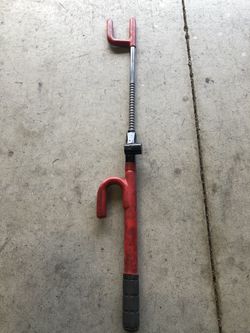 Steering wheel anti theft device