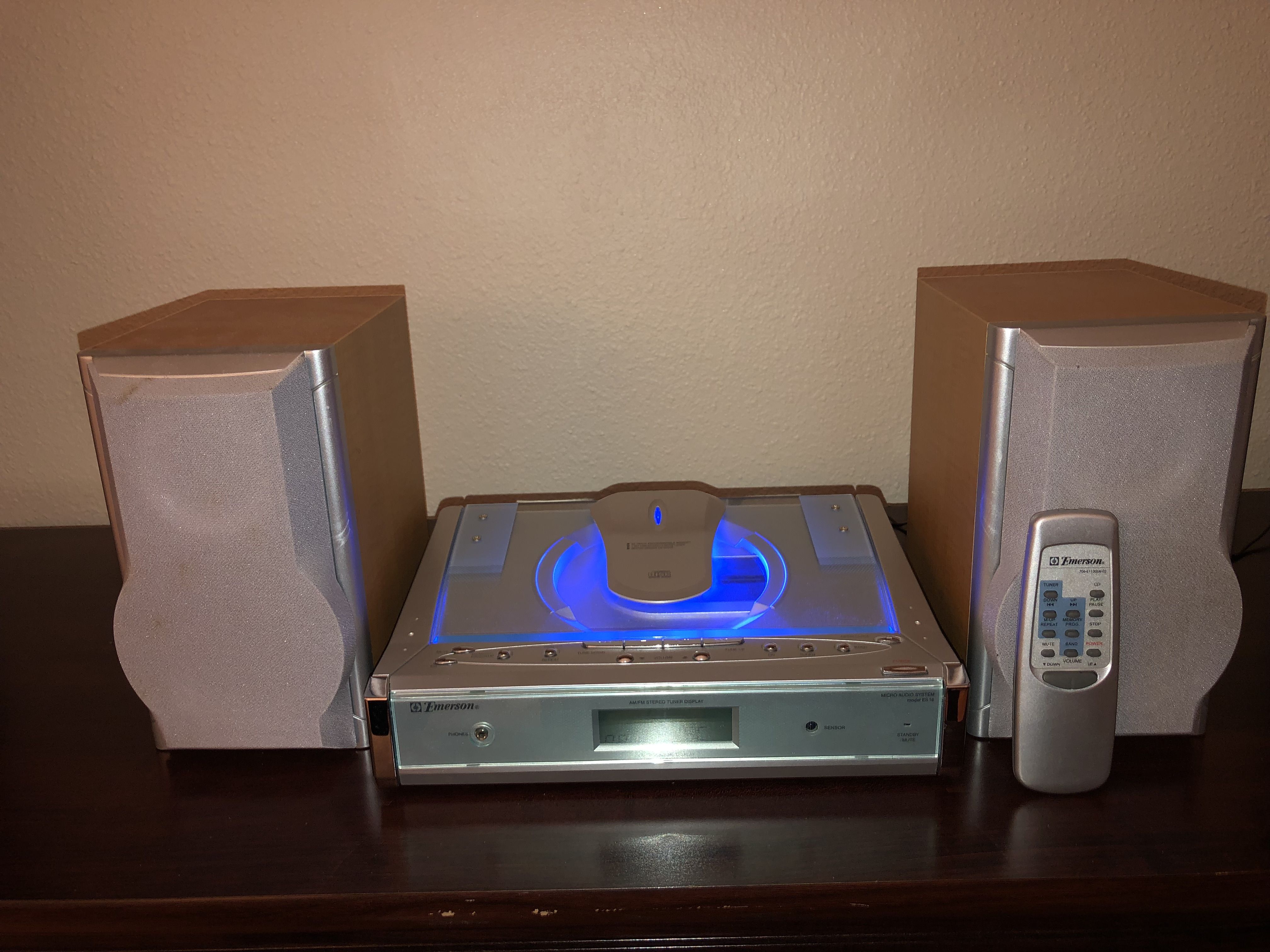 Emerson Micro Audio System shelf CD player AM/FM stereo Model ES 16