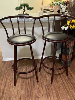 SWIVEL BAR STOOLS