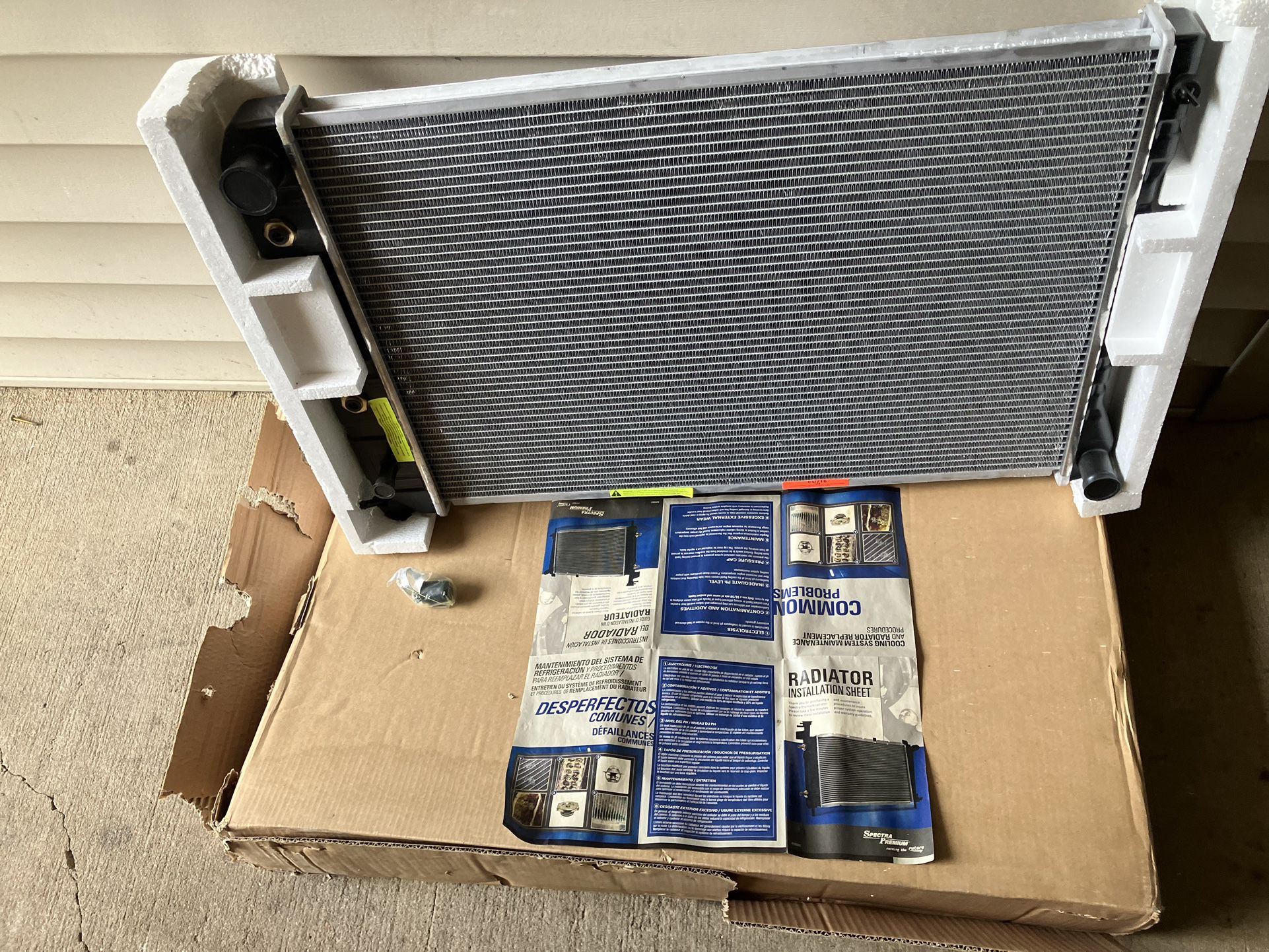 Radiator For 85-92 Chevy/Olds