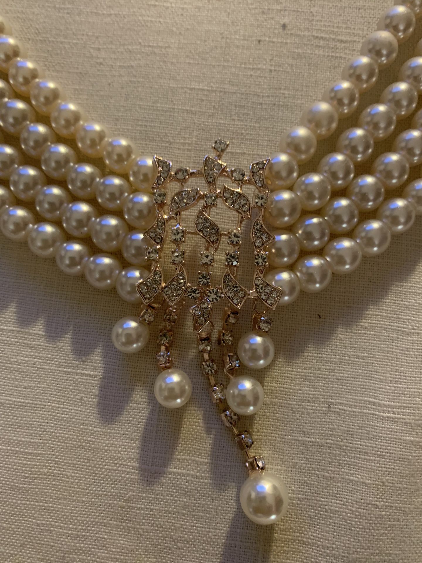 Pearl Necklace Choker Style