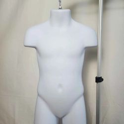 Child torso mannequin for clothing display