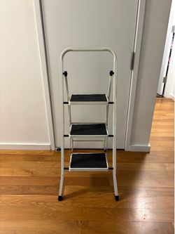 Step Ladder, Three-Steps, Foldable