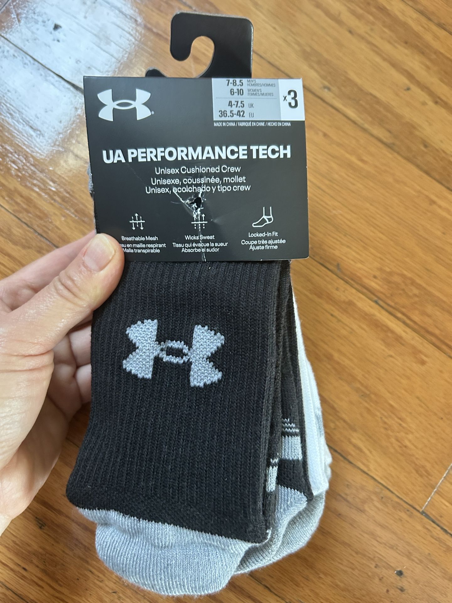NWT Under Armour Unisex arch support cushioned crew socks 3 pairs size M