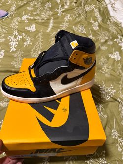 Air Jordan 1 Retro High OG Yellow Toe