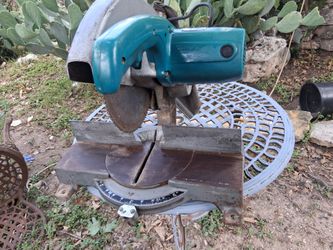 Makita 255mm Miter Saw-Corded