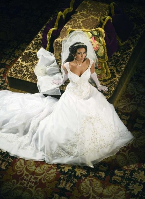 New with tags White organza Wedding dress for Sale in Bakersfield, CA