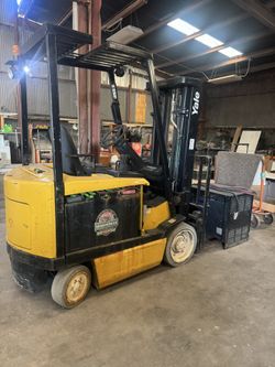 Electric Forklift