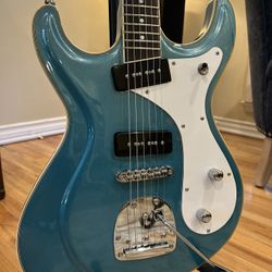 Eastwood Sidejack Deluxe Guitar - Like New