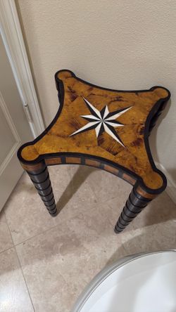 In grain wood grain small table