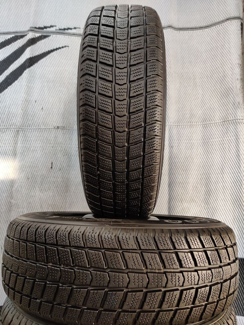 LT 185/60R15c “Near New” Set Of 4 Load “C” Nexen Euro-winter Studless Snow Tires