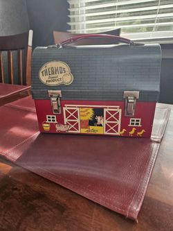 Vintage Thermos barn lunchbox