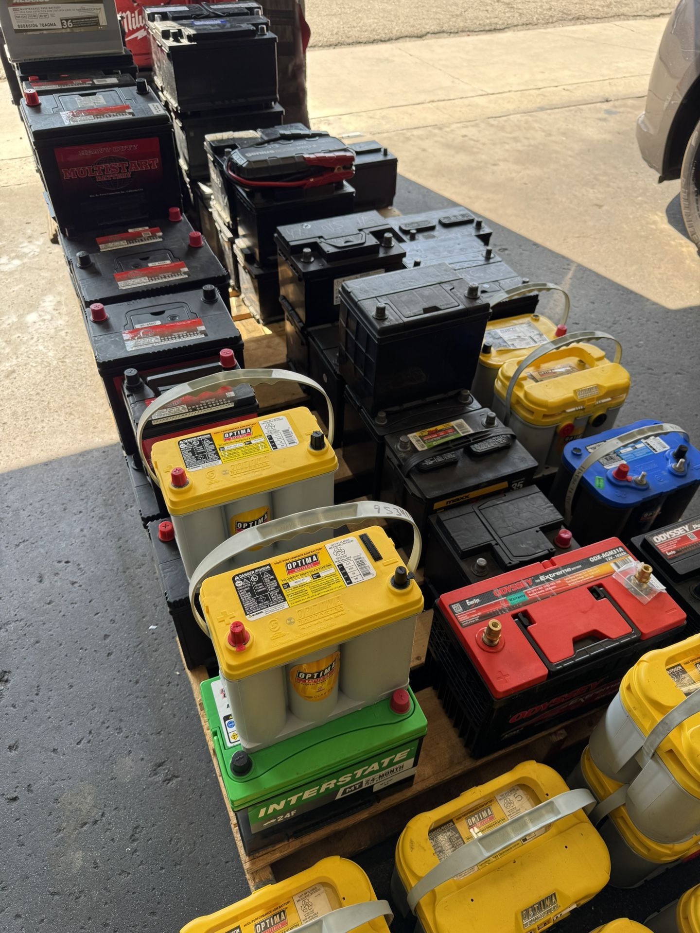 GROUP SIZE 24 24F 24R H5 27 34 78 65 48 49 47 H6 H7 51r 94r 86 H8 H9 Truck SUV And Vans. Car battery with Warranty. $60 with core exchange All model