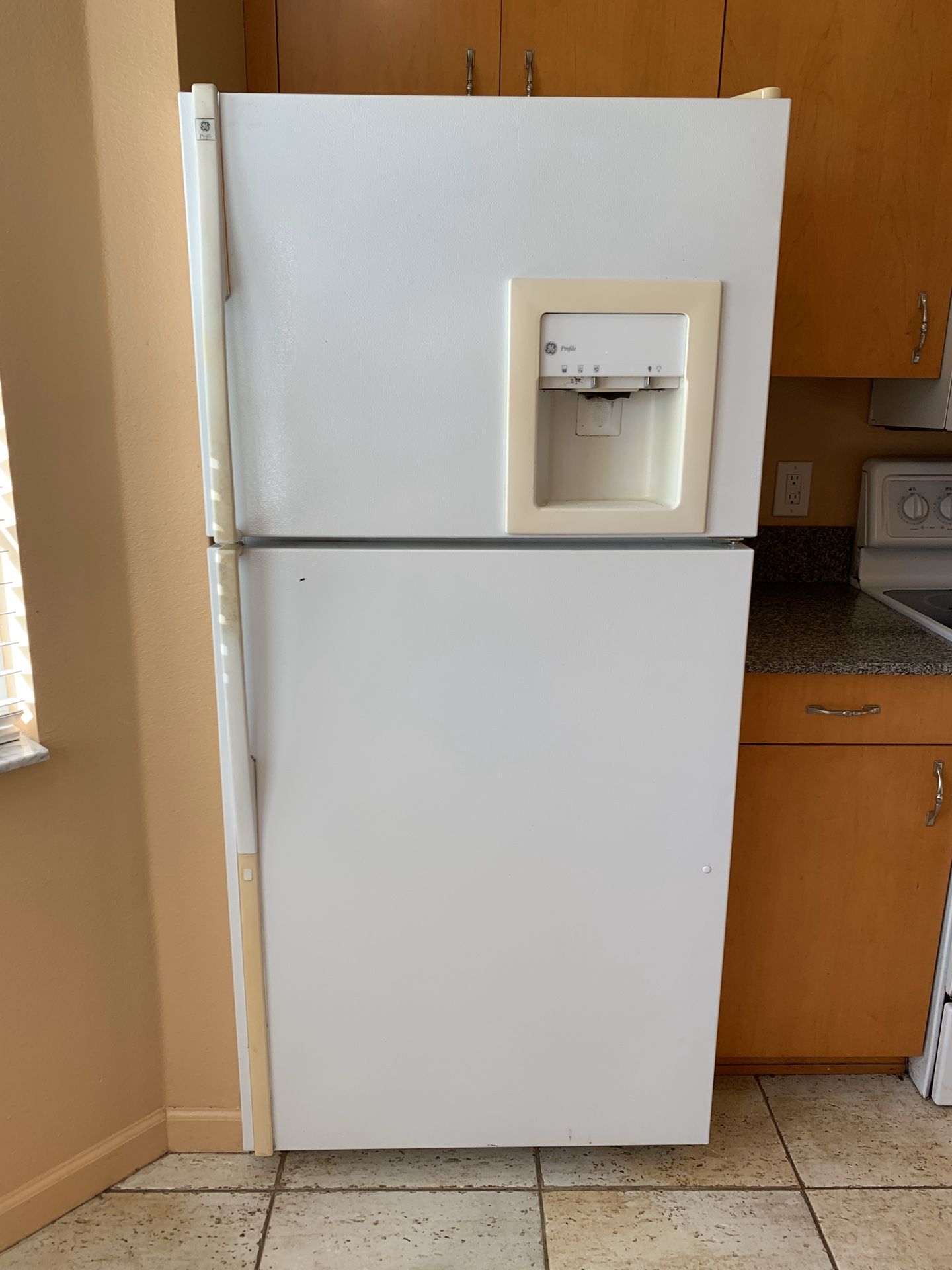 Top-freezer Fridge