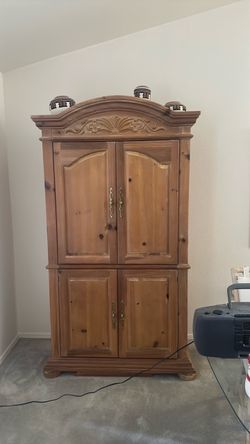 (2) Armoire