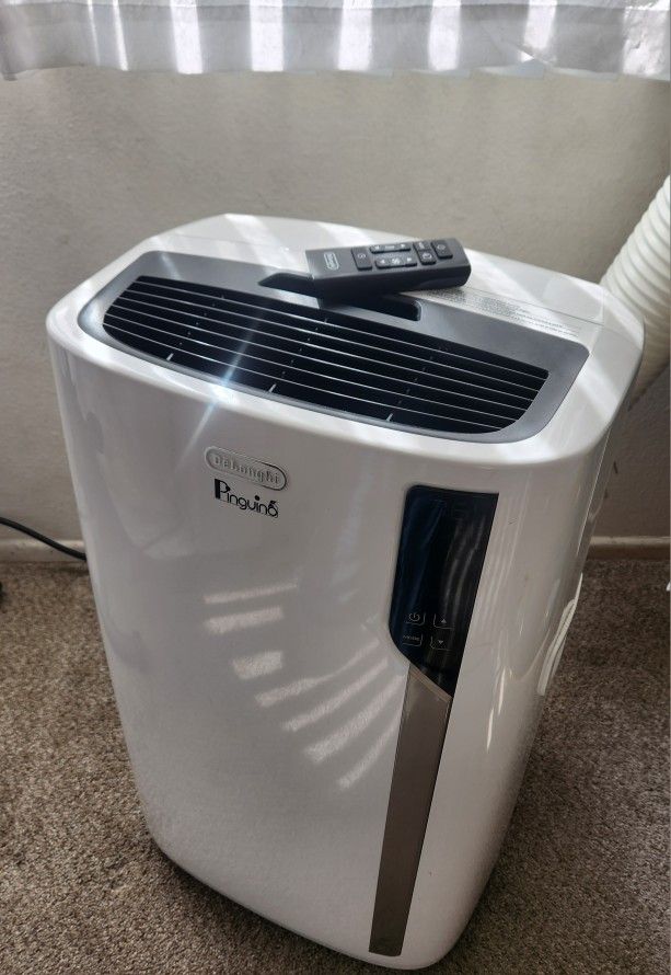 De'Longhi Pinguino 4-in-1: Air Conditioner, Heater, Dehumidifier, and Fan