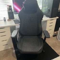 Secret Lab Titan Gaming/office Chair